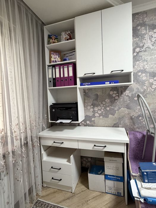 Продается стол со шкафом
