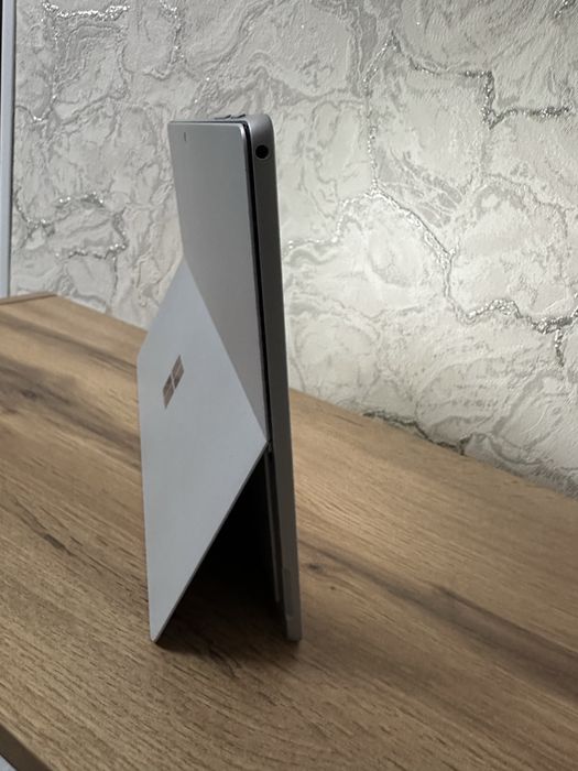 Surface 7 pro 4/128 i3 10 pokoleniya