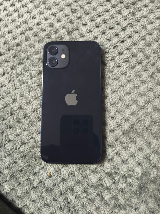 Vand iphone ,baterie 96% telefonul merge foarte bine
