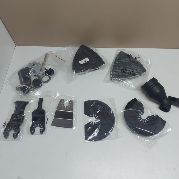 Акумулаторен безчетков мултитул Dewalt DCS356NT