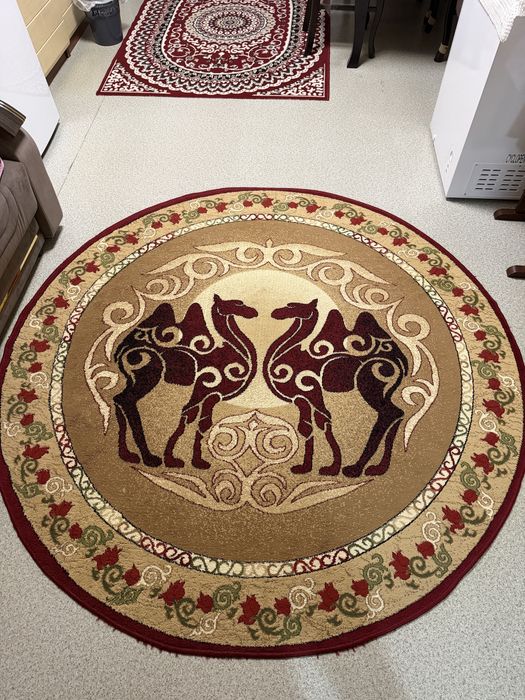 Комод,ковры все в наличии