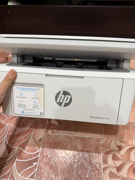 Продам принтер hp laserjet mfp m141w