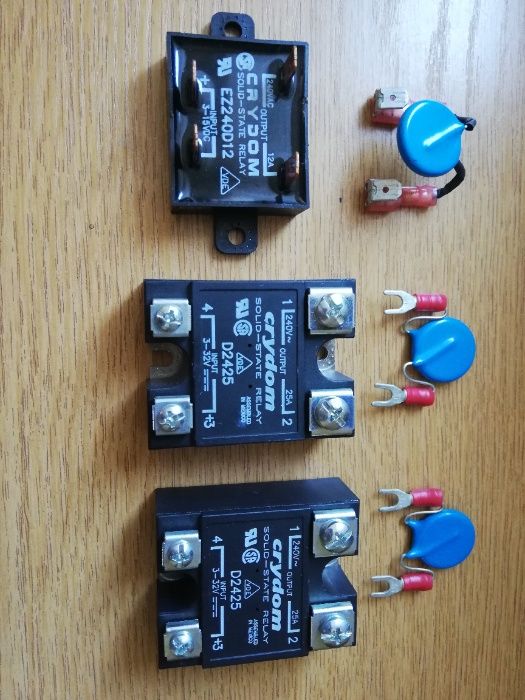 Solit State Relay Crydom 12 A - 25 A D2425 EZ240D12