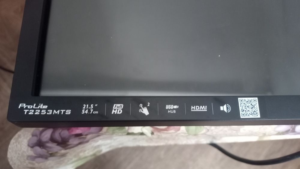 Monitor touchscreen