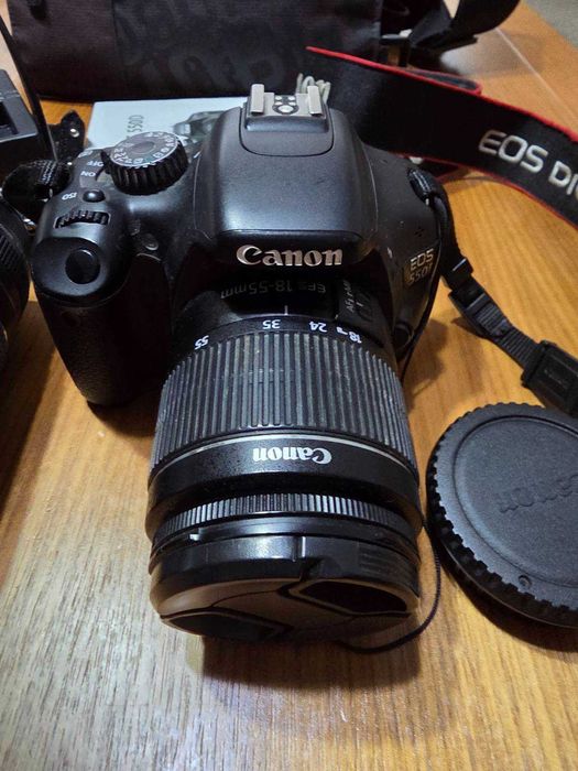 Фотоапарат Canon EOS 550D с 2 обектива.
