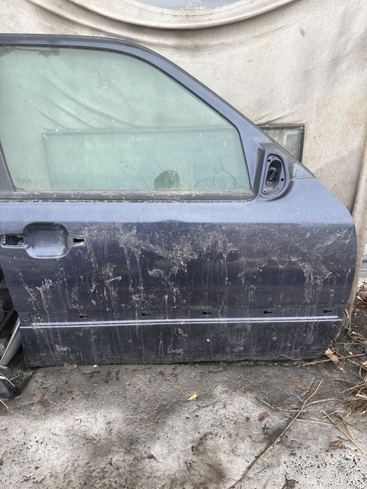 Дверь mersebes w202