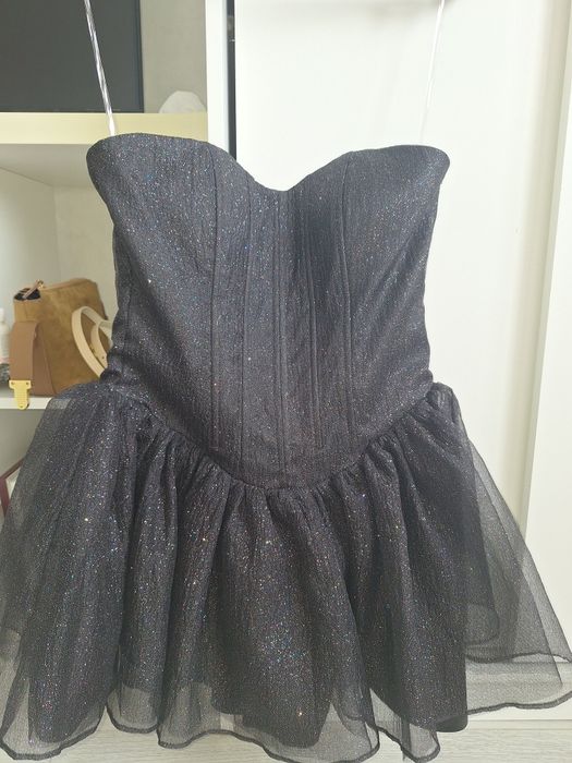 Продам платье для девушек обращаться в любое время