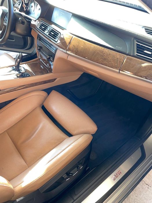 BMW seria 7 motot 3.0 cp306