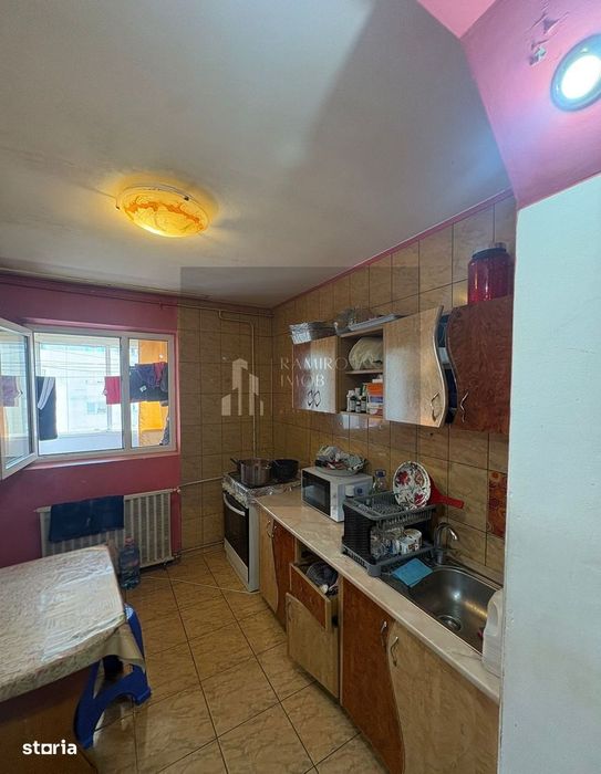 2 camere decomandat 3 minute METROU  Aparatorii Patriei xy