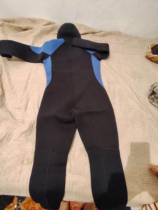 Гидрокостюм продам