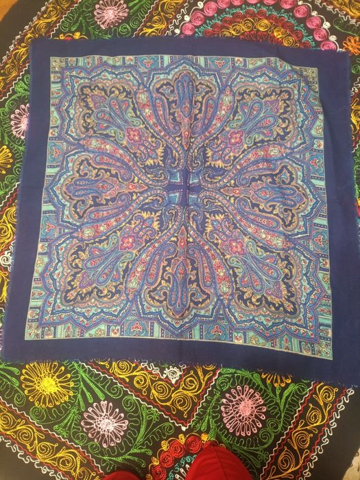 Павлопасатский платок, шерсть