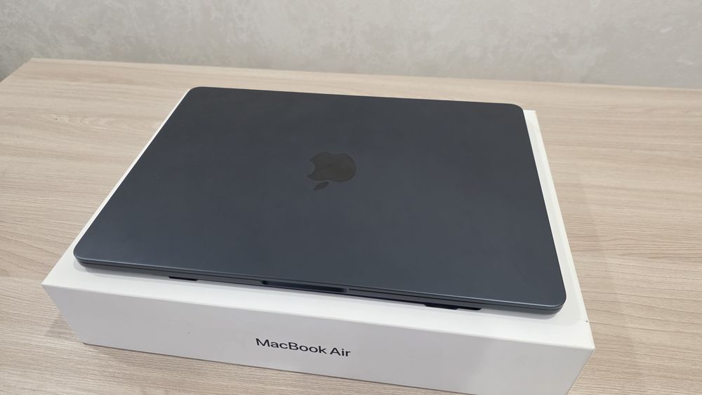 MacBook Air M3, в идеале, на гарантии