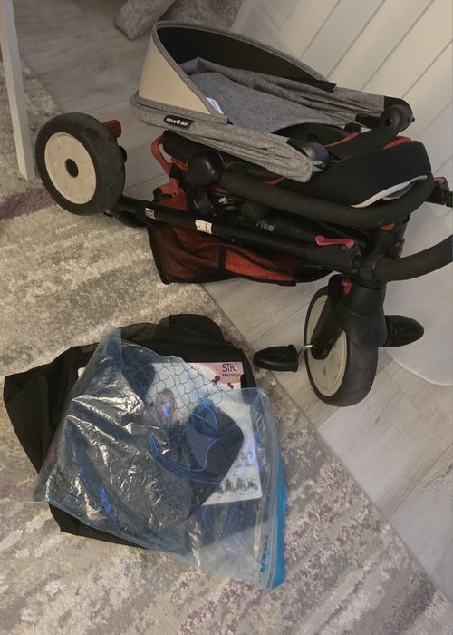 Tricicleta SmartTrike 8 in 1 cu toate accesoriile