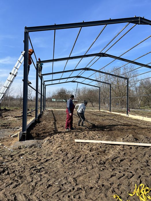 Vând hala structura metalică 200 Mp 10/20/4 confectionata din ipe 160 sudată cu co2