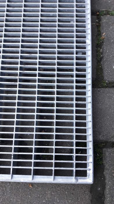 Gratare, grilaje, din ALUMINIU, INOX si ZINCATE, diferite dimensiuni