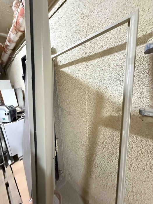 Входна врата и пожароустойчива врата 90х200см