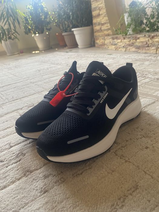 Кроссовки nike для спорта
