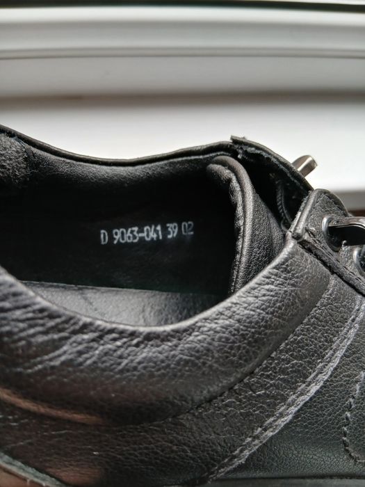 Туфли на мальчика 39 размер. Кожаные.