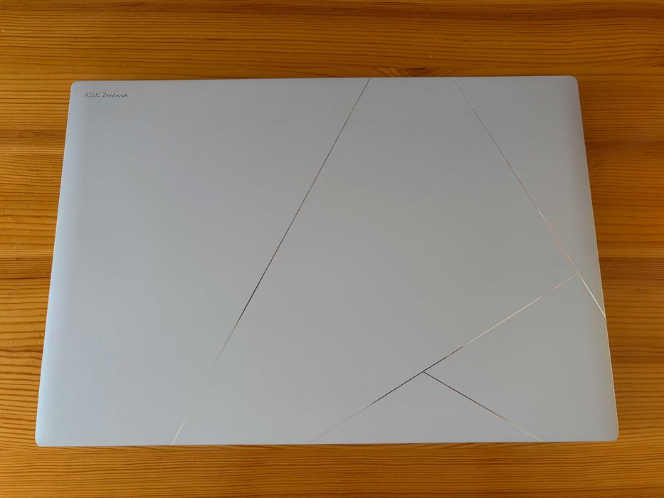 Asus ZenBook S16 OLED laptop - В ГАРАНЦИЯ