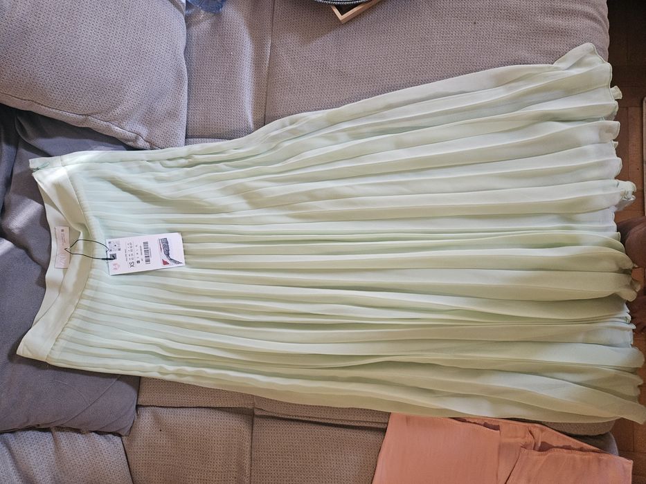 Нова пола Zara,Цвят мента