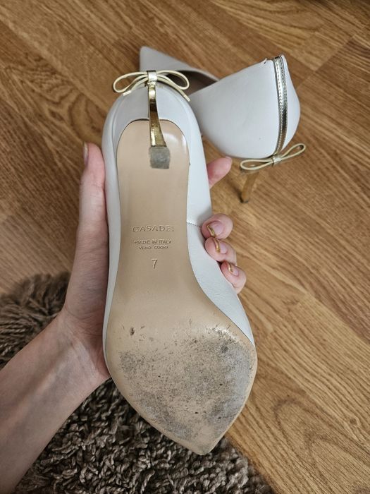 Pantofi Casadei albi