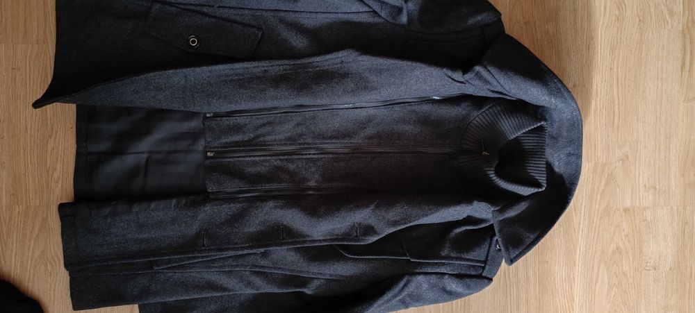 Продавам мъжко зимно яке