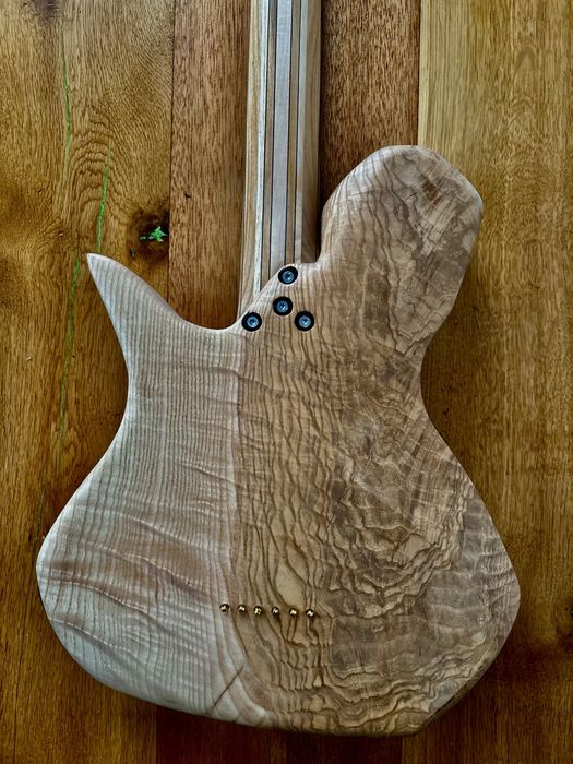 Chitara electrica handmade Mandate Defiant