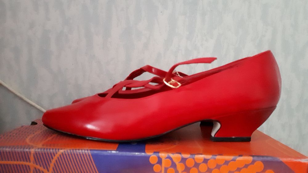 Туфли босоножки жен.новые.ботинки.макасины.