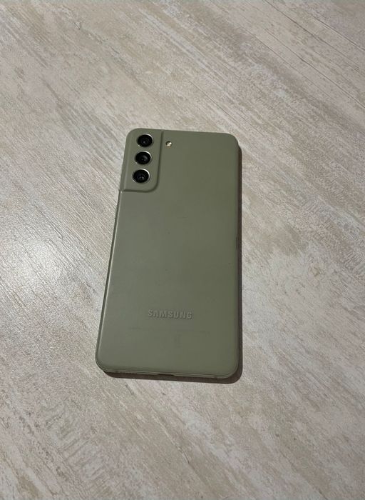 Samsung s 21 fe,в отл.состоянии.