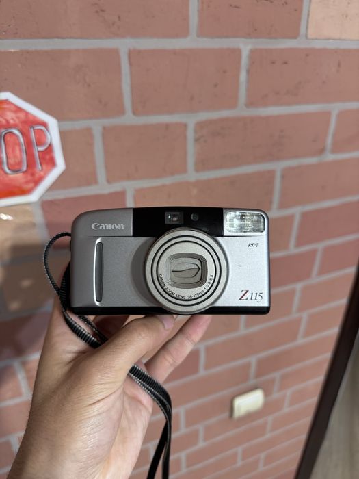 Плёночный фотоаппарат - Canon z115