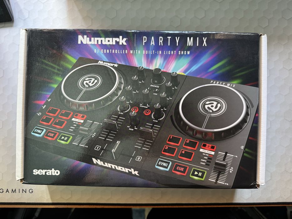 Vând consolă DJ Numark PartyMix MkII