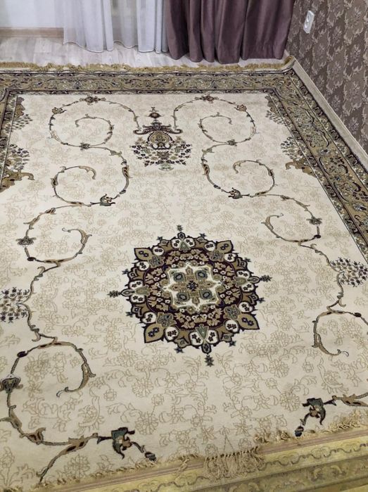 Продам ковер в хорошем состоянии