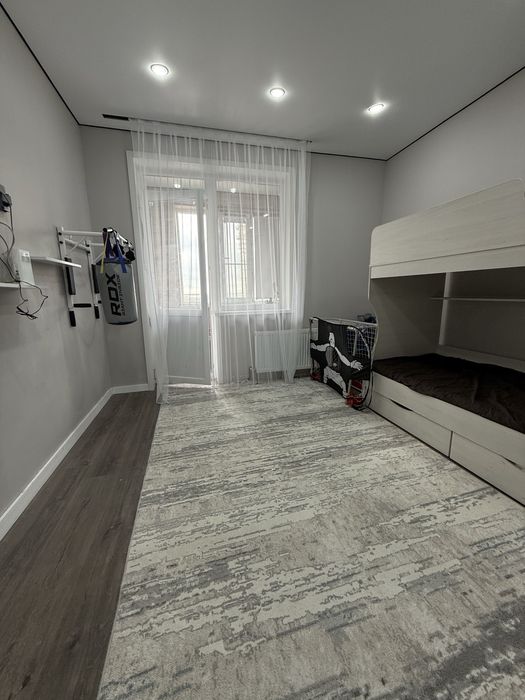 Продам квартиру 4х комнатную