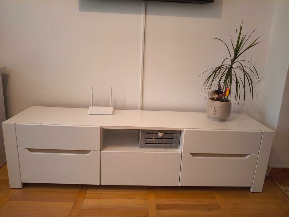 Comoda tv alba.