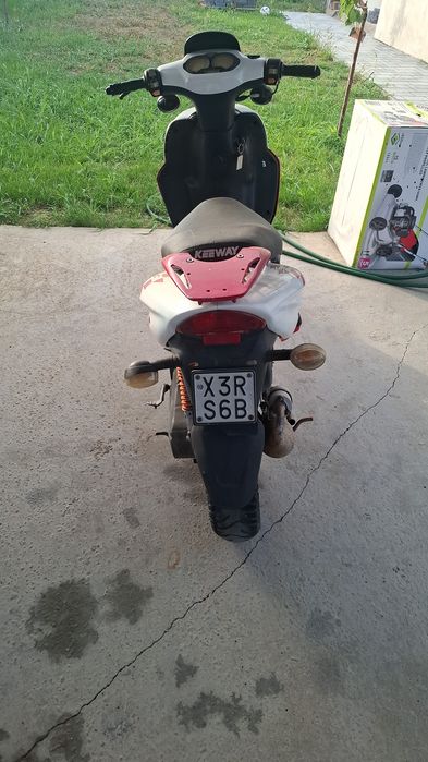 Vând scuter cu set de 80