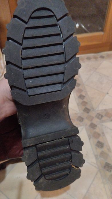 Продам сапоги дутые женские