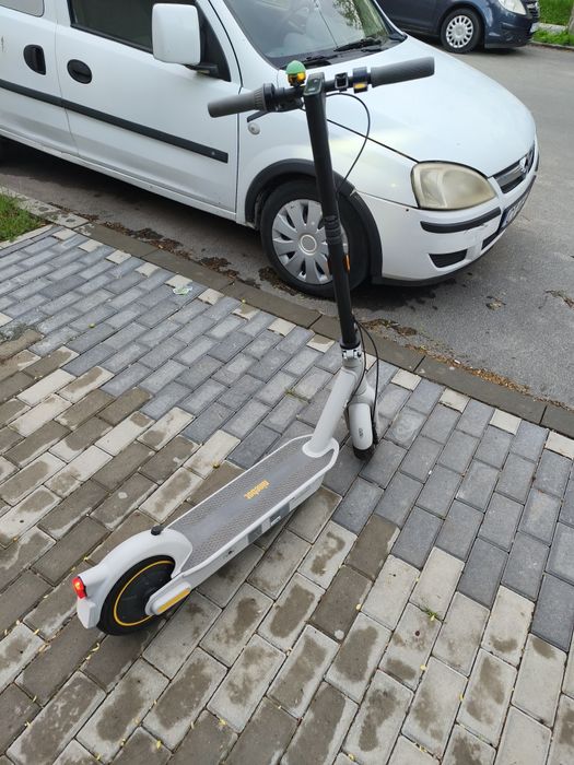 Trotineta ninebot