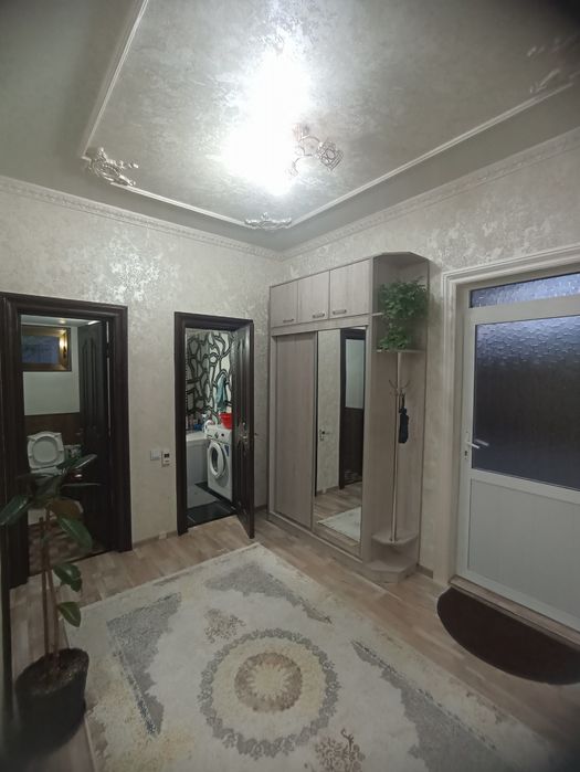 Продаётся дом со стороны Ташкента в начале г.Чирчика