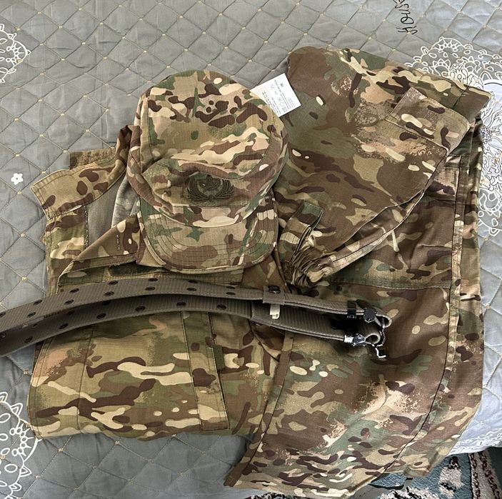 Продам форму военную 48 размер