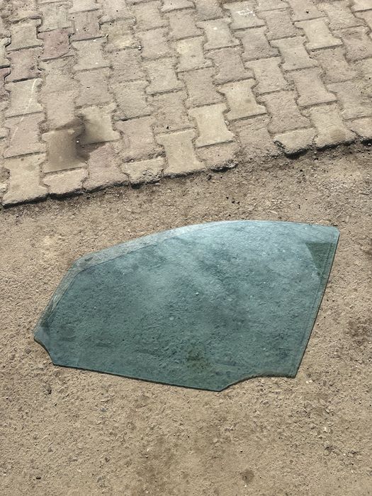 Geam usa stanga fata Mercedes ML W164 ML320Cdi ML280