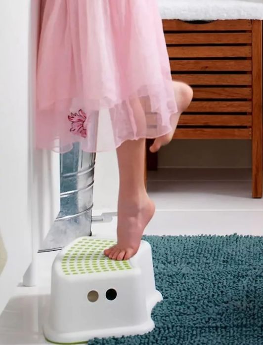 Продам детскую подставку для ног