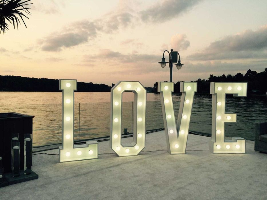 Vand Business afacere la cheie.  litere luminoase - evenimente,nunti