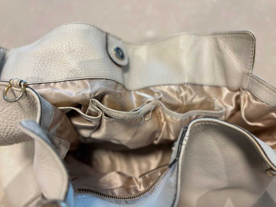 Дамска бежова чанта Musette от естествена кожа