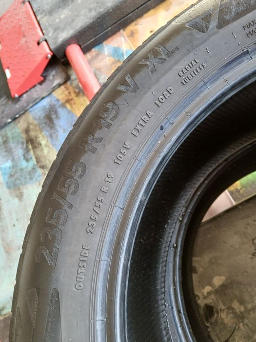 Se vinde două anvelope vară 235/55/R19 CONTINENTAL DOT 2021