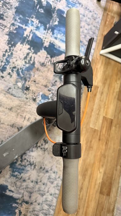 Продам электросамокат Ninebot KickScooter E2 Plus