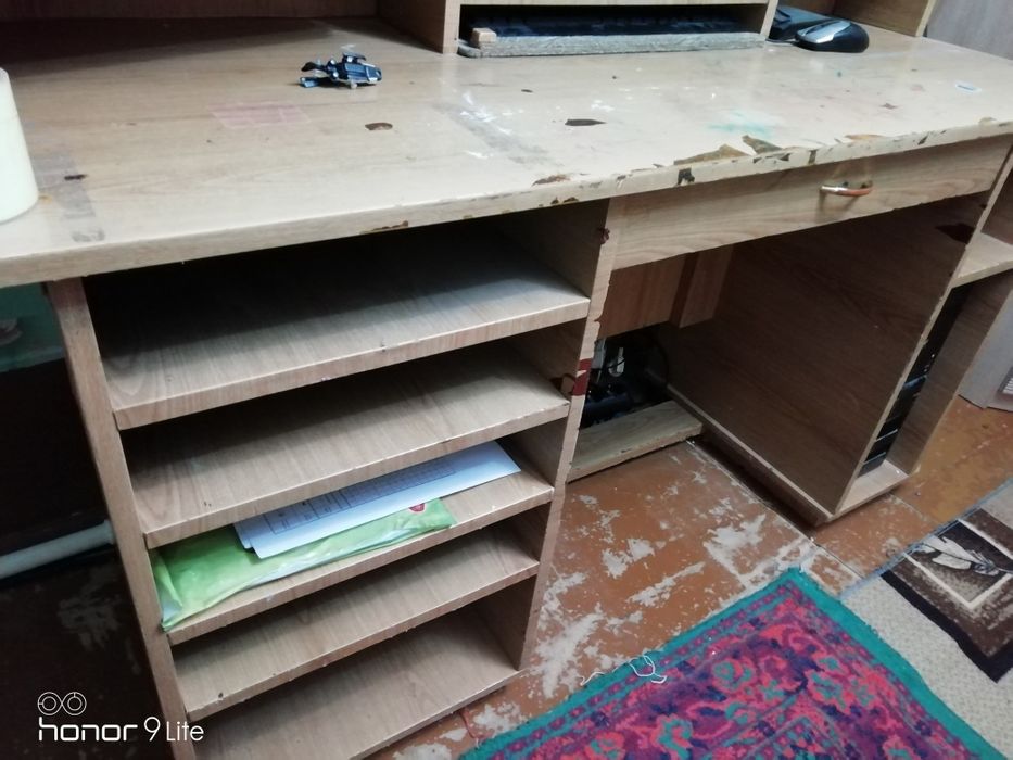 Стол, крепкий, неразборный