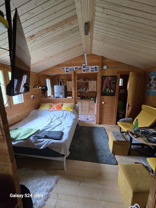 Vând cabana la munte