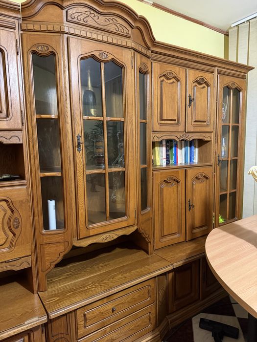 Biblioteca de vanzare