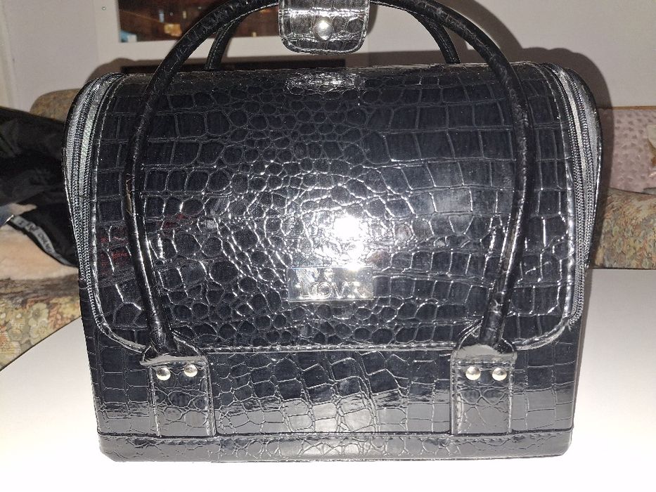 Кожена чанта  черна