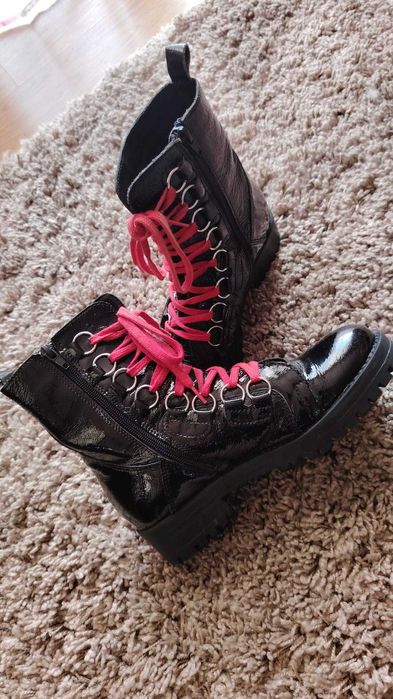 Ghete dama piele naturala lacuita marime 37 stare foarte buna